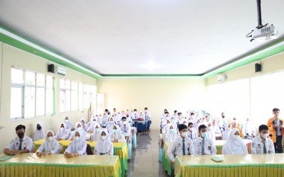 Latihan Dasar Kepemimpinan (LDK) OSIS/MPK Masa Bakti 2021/2022 Hari Pertama (Selasa, 14 September 2021)