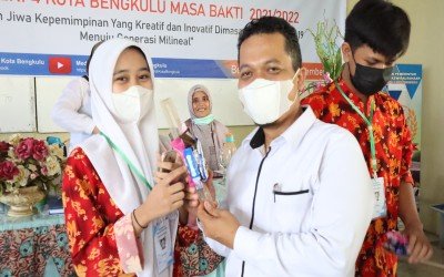 Latihan Dasar Kepemimpinan (LDK) OSIS/MPK Masa Bakti 2021/2022 Hari Kedua (Rabu, 15 September 2021)